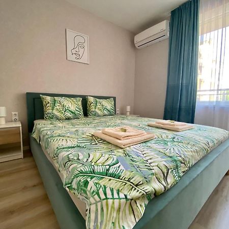Avrora Suite Varna Esterno foto